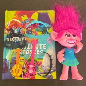 Trolls World Tour Singing Princess Poppy with two looks + Trolls book